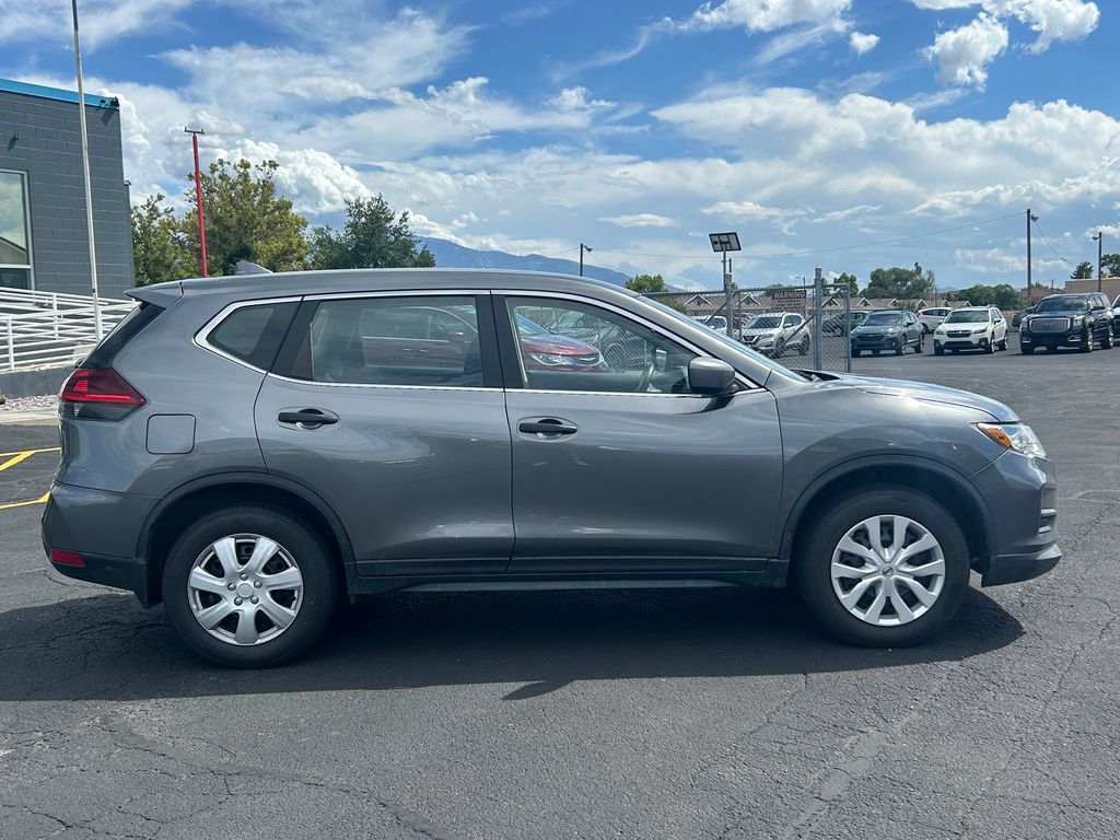 Used 2019 Nissan Rogue S AWD/4WD image 2