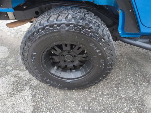 Used 2015 Jeep Wrangler Unlimited Sport w/ Quick Order Package 24S AWD/4WD image 36