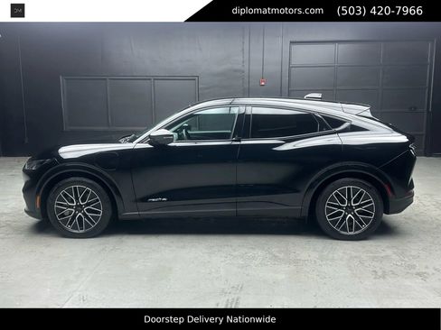 Used 2025 Ford Mustang Mach-E Premium image 3