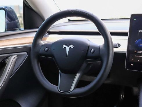 Used 2024 Tesla Model Y Long Range AWD/4WD image 14