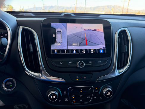 Used 2023 Chevrolet Equinox LT image 11