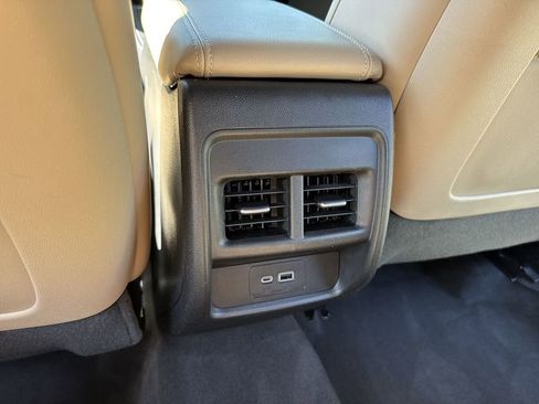 Used 2024 Cadillac XT4 Premium Luxury FWD image 37