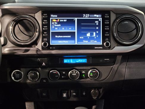 Used 2022 Toyota Tacoma TRD Sport image 16