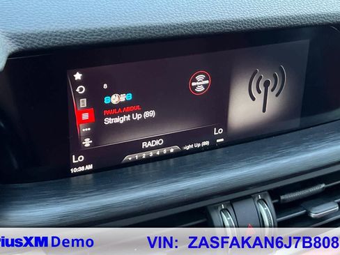 Used 2018 Alfa Romeo Stelvio image 30