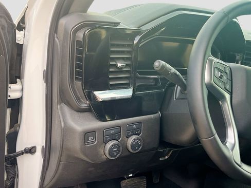 Used 2025 Chevrolet Silverado 1500 LT AWD/4WD image 10
