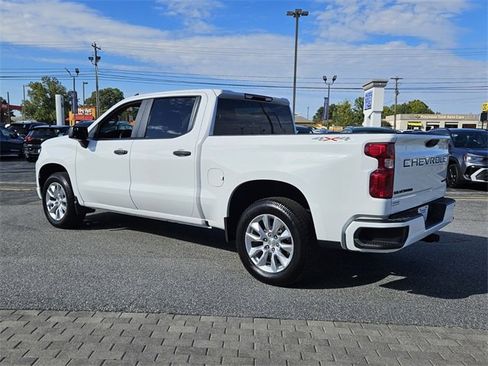 Used 2023 Chevrolet Silverado 1500 Custom image 9