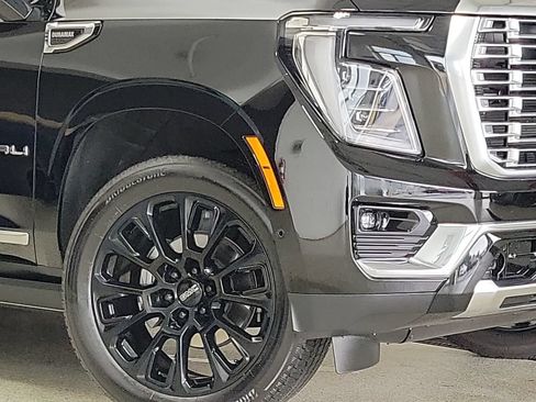 Certified 2025 GMC Yukon Denali w/ Denali Reserve Package AWD/4WD image 2