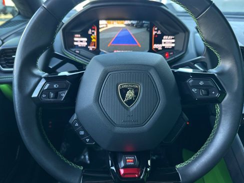 Used 2021 Lamborghini Huracan EVO image 23
