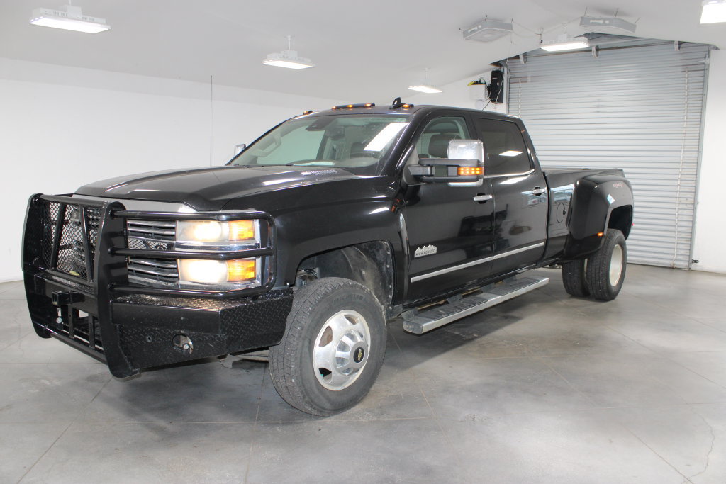 Used 2016 Chevrolet Silverado 3500 High Country w/ Duramax Plus Package AWD/4WD image 4