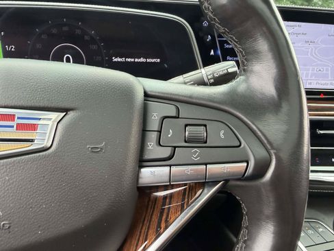 Used 2022 Cadillac Escalade ESV Premium Luxury AWD/4WD image 31