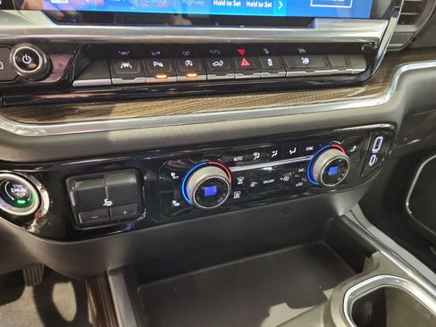 Certified 2024 Chevrolet Silverado 1500 RST w/ Convenience Package II AWD/4WD image 10