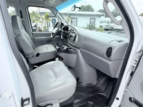 Used 2008 Ford E-350 and Econoline 350 XLT RWD image 13