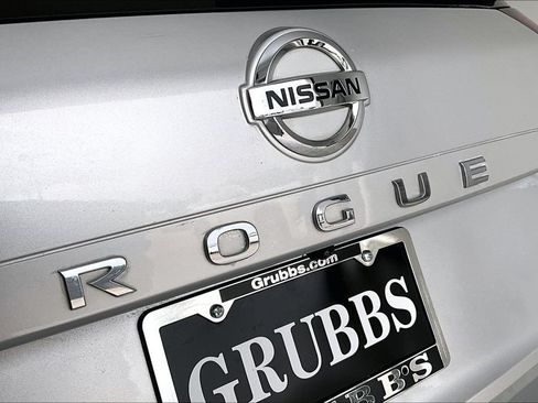 Used 2021 Nissan Rogue SV FWD image 39