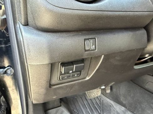 Used 2024 Chevrolet Colorado Trail Boss w/ Technology Package image 14