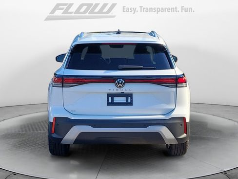 New 2026 Volkswagen Tiguan SE image 6