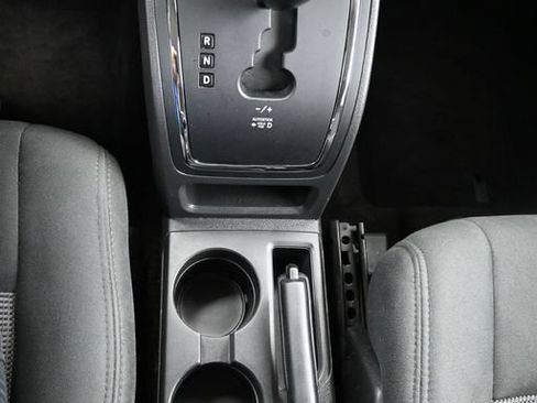 Used 2015 Jeep Patriot Latitude FWD image 13