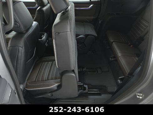 Used 2026 GMC Acadia Denali Ultimate w/ LPO, Floor Liner Package AWD/4WD image 31