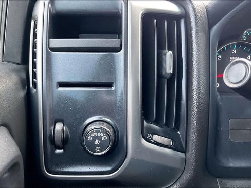 Used 2018 Chevrolet Silverado 1500 LT w/ Texas Edition RWD image 33