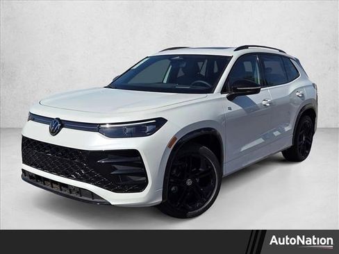 New 2026 Volkswagen Tiguan SE R-Line FWD image 1