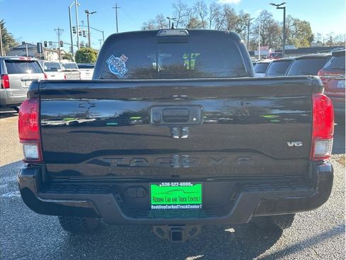 Used 2019 Toyota Tacoma TRD Sport image 6