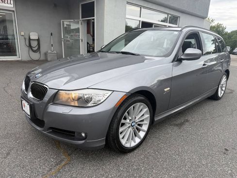 Used 2011 BMW 328i xDrive Wagon AWD/4WD image 3