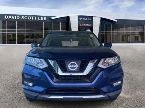 Used 2017 Nissan Rogue SL FWD image 2