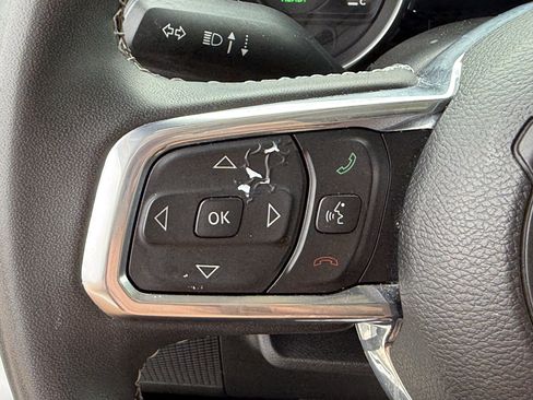 Used 2023 Jeep Wrangler Sahara image 16