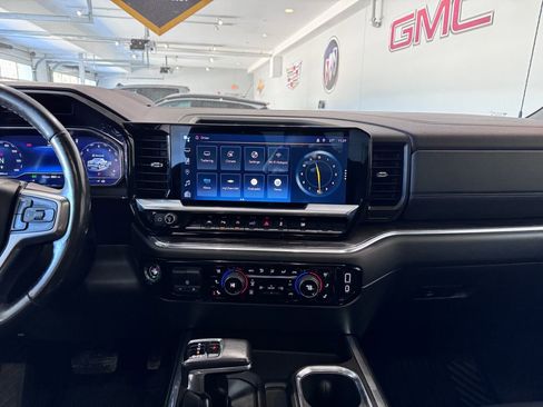 Used 2022 Chevrolet Silverado 1500 LTZ w/ LTZ Premium Package image 18