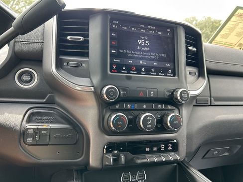 Used 2020 RAM 3500 Laramie w/ Night Edition image 23