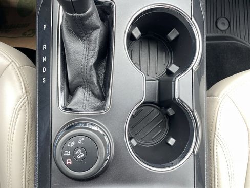 Used 2019 Ford Explorer XLT w/ Equipment Group 202A image 20