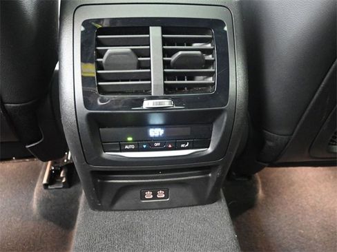 Used 2023 BMW X4 xDrive30i w/ Convenience Package image 7