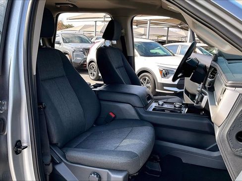 Used 2024 Ford Expedition XLT AWD/4WD image 10