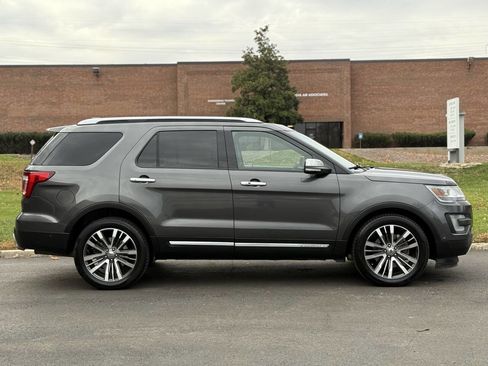 Used 2016 Ford Explorer Platinum image 6