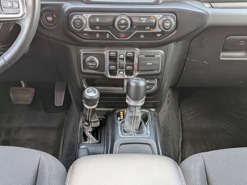 Used 2023 Jeep Wrangler Unlimited Sahara AWD/4WD image 20
