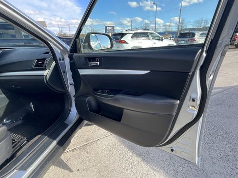 Used 2013 Subaru Outback 2.5i Premium w/ All-Weather Pkg image 11