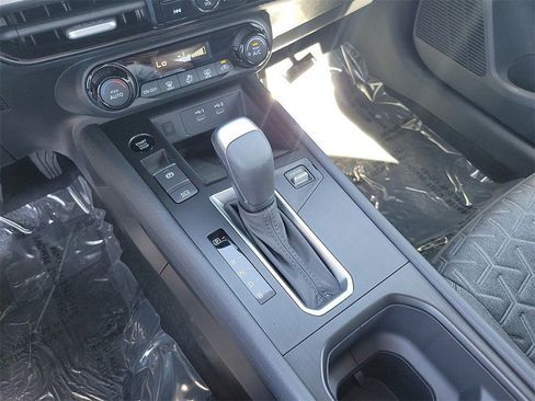 New 2026 Nissan Kicks SV image 12