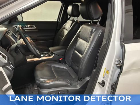 Used 2014 Ford Explorer XLT w/ Equipment Group 202A image 6