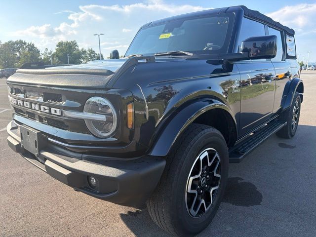 Used 2021 Ford Bronco Outer Banks AWD/4WD image 2