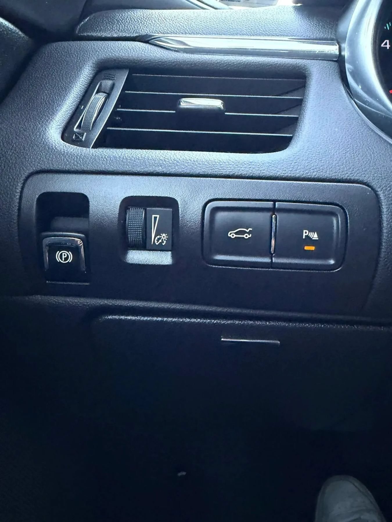 Used 2018 Chevrolet Impala Premier FWD image 18