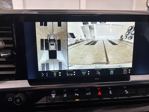 New 2026 Chevrolet Silverado 2500 LTZ w/ LTZ Convenience Package image 24