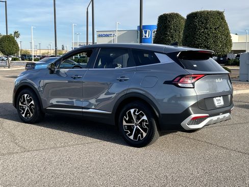 Used 2025 Kia Sportage EX image 4