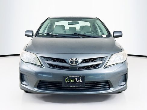 Used 2011 Toyota Corolla LE image 2
