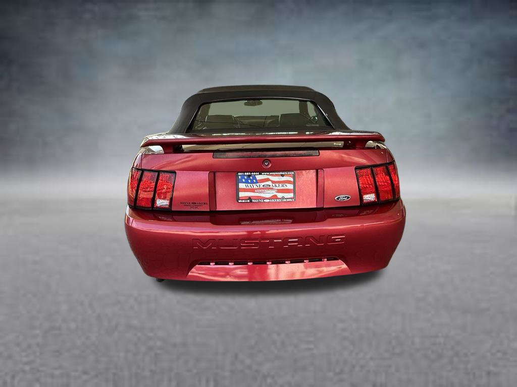 Used 2003 Ford Mustang Convertible RWD image 5