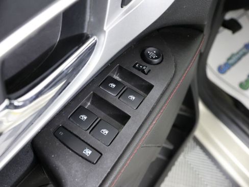 Used 2015 Chevrolet Equinox LT image 28