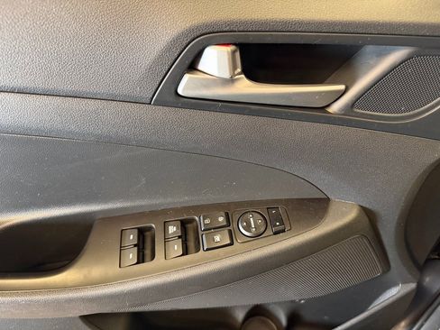 Used 2019 Hyundai Tucson SE image 19