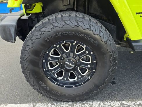 Used 2017 Jeep Wrangler Unlimited Rubicon w/ Max Tow Package image 9