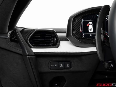 Used 2025 Lamborghini Revuelto AWD/4WD image 31