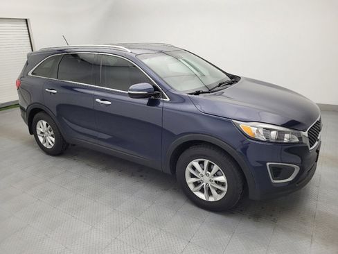 Used 2017 Kia Sorento FWD image 11