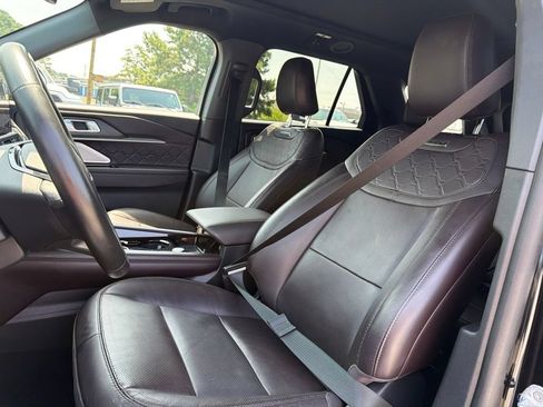 Used 2025 Ford Explorer Platinum w/ LUX Leather Package AWD/4WD image 35