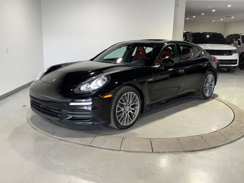 Used 2016 Porsche Panamera 4 image 4